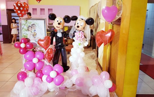 主題氣球拍照區_Mickey Minnie bride groom balloon decoration